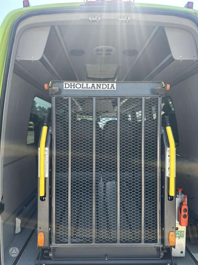 Mercedes-Benz Sprinter, passenger minibus