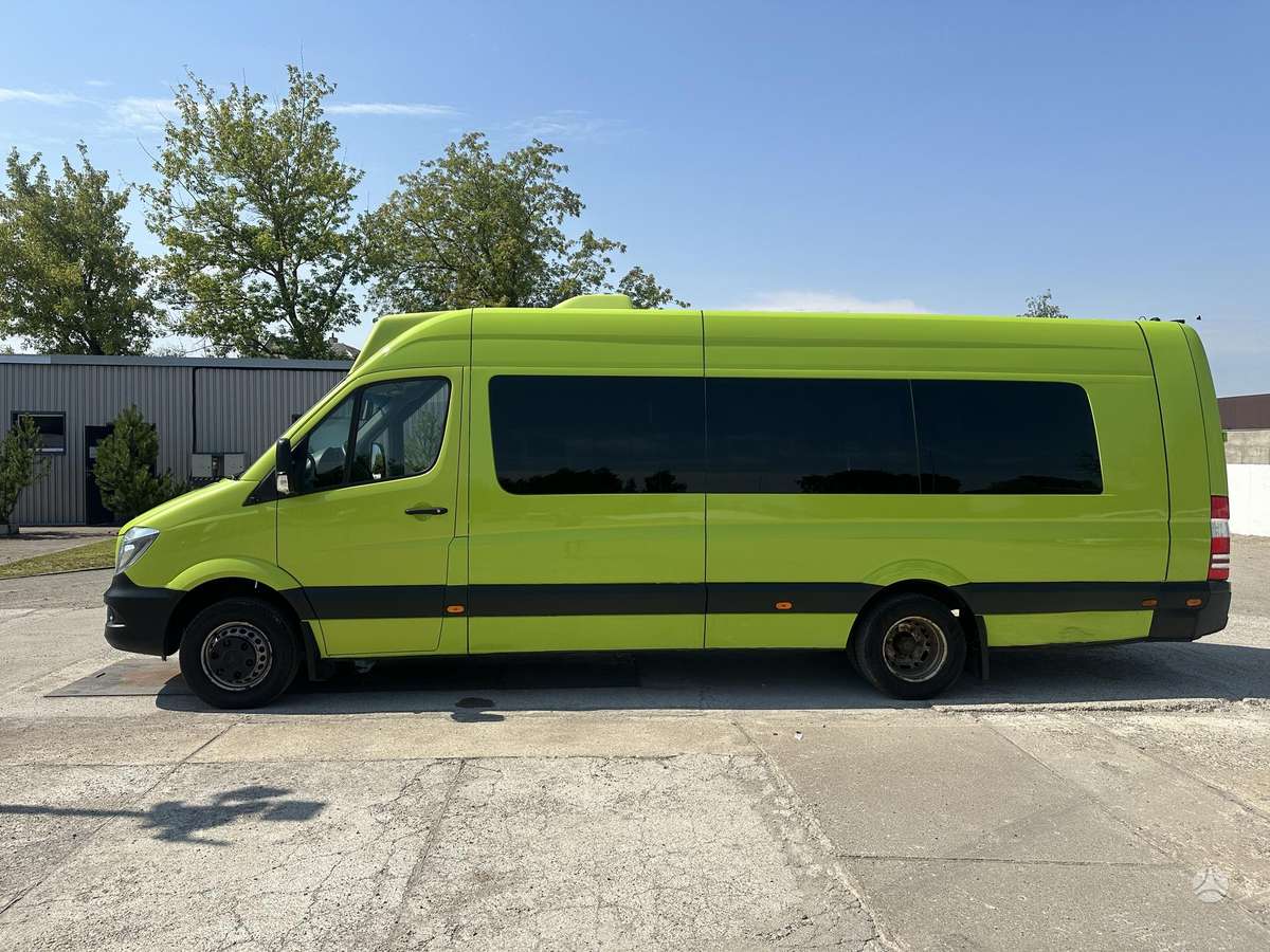 Mercedes-Benz Sprinter, passenger minibus