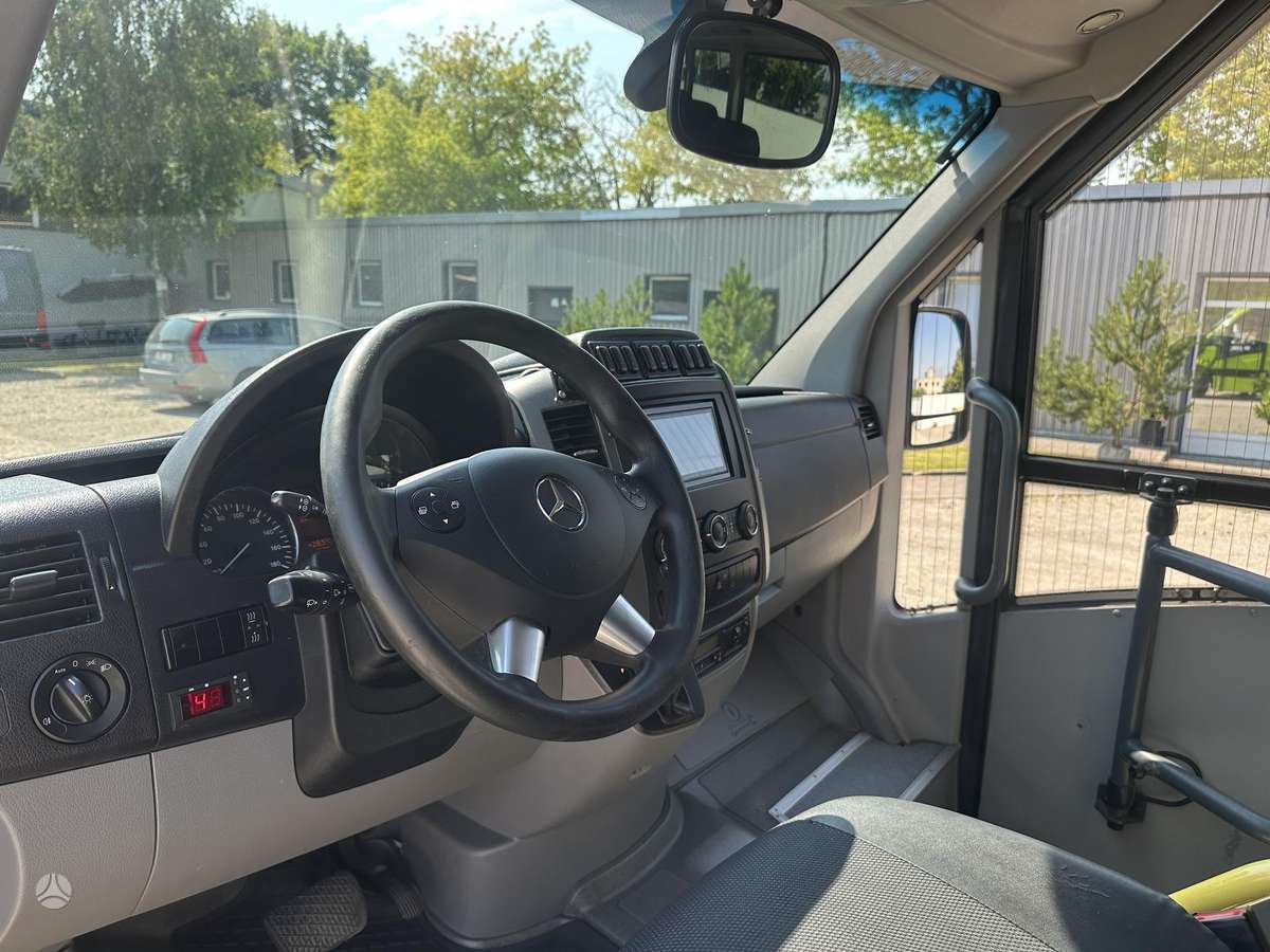 Mercedes-Benz Sprinter, passenger minibus