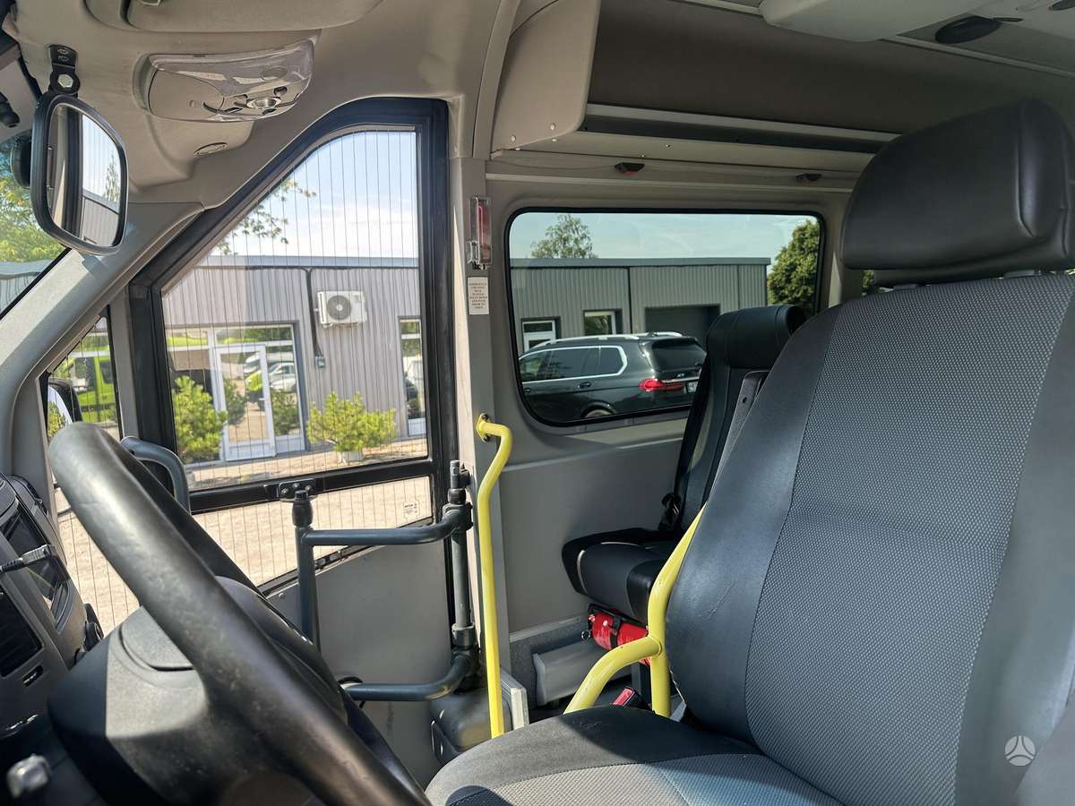 Mercedes-Benz Sprinter, passenger minibus