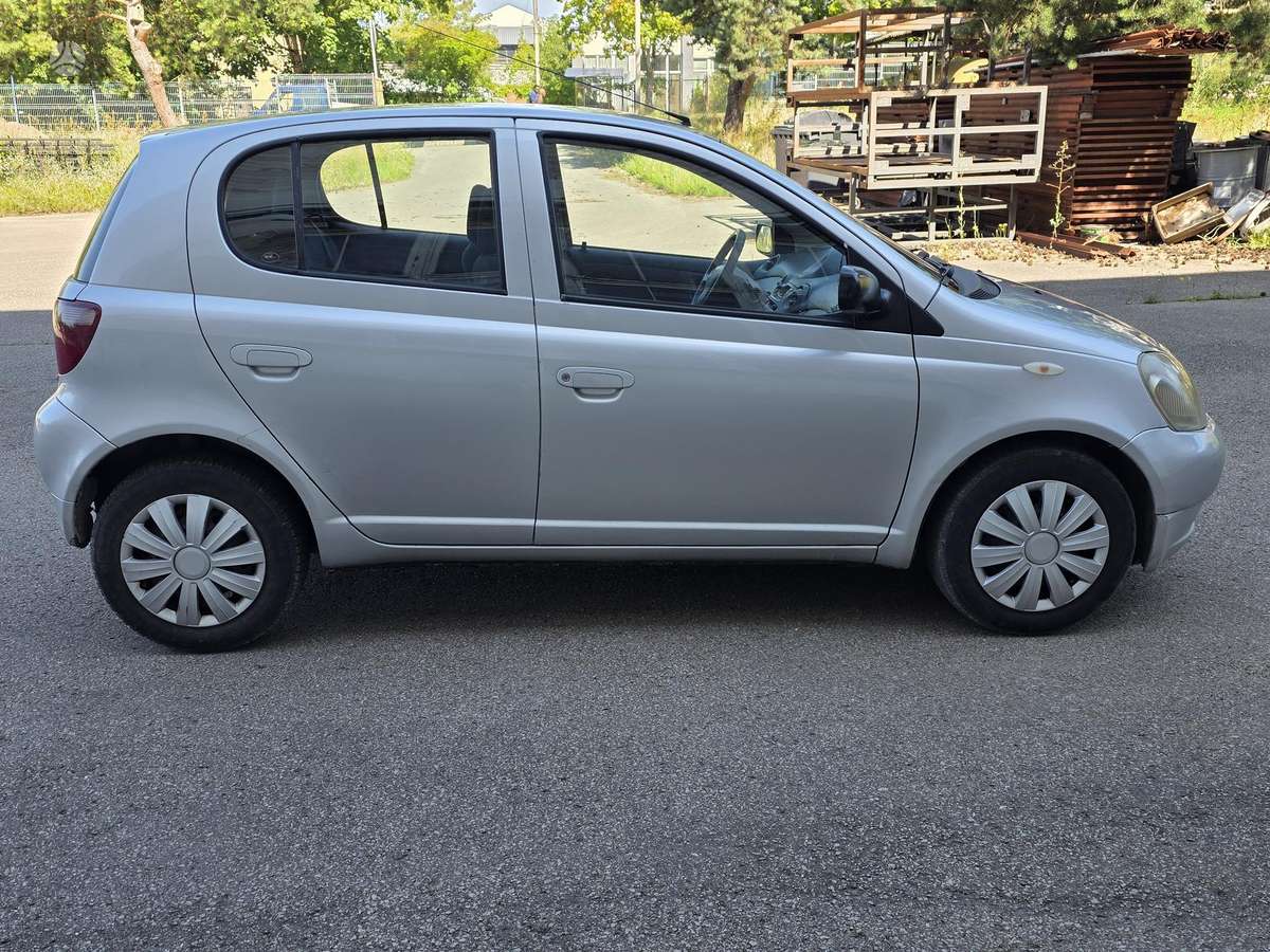Toyota Yaris - 3