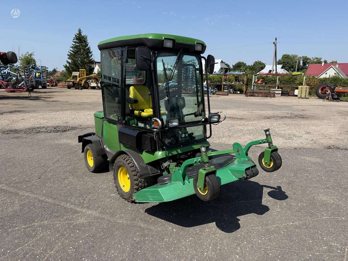 John Deere 1445, garden machinery