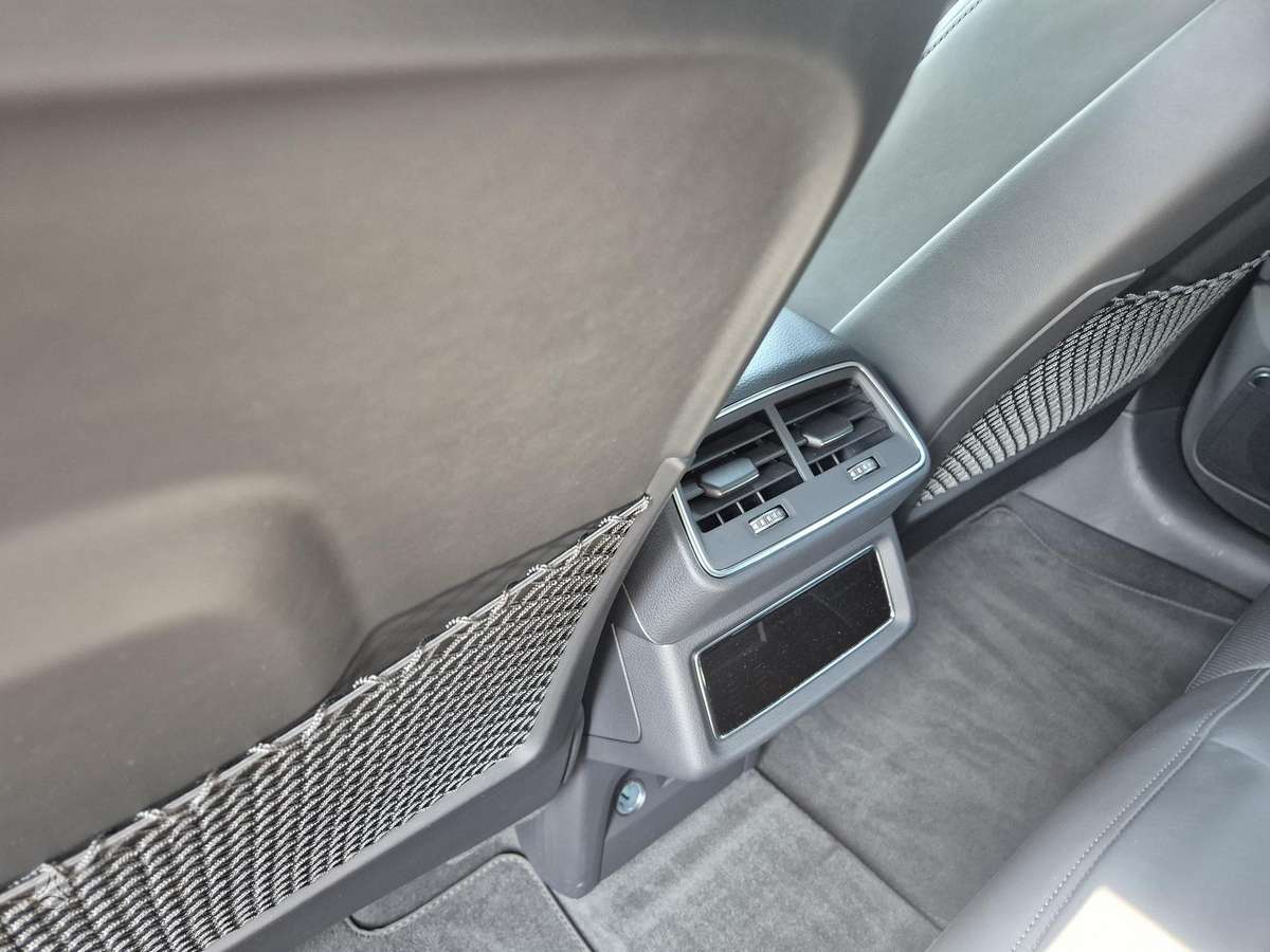 Audi e-tron, 95 kWh, off-road / crossover