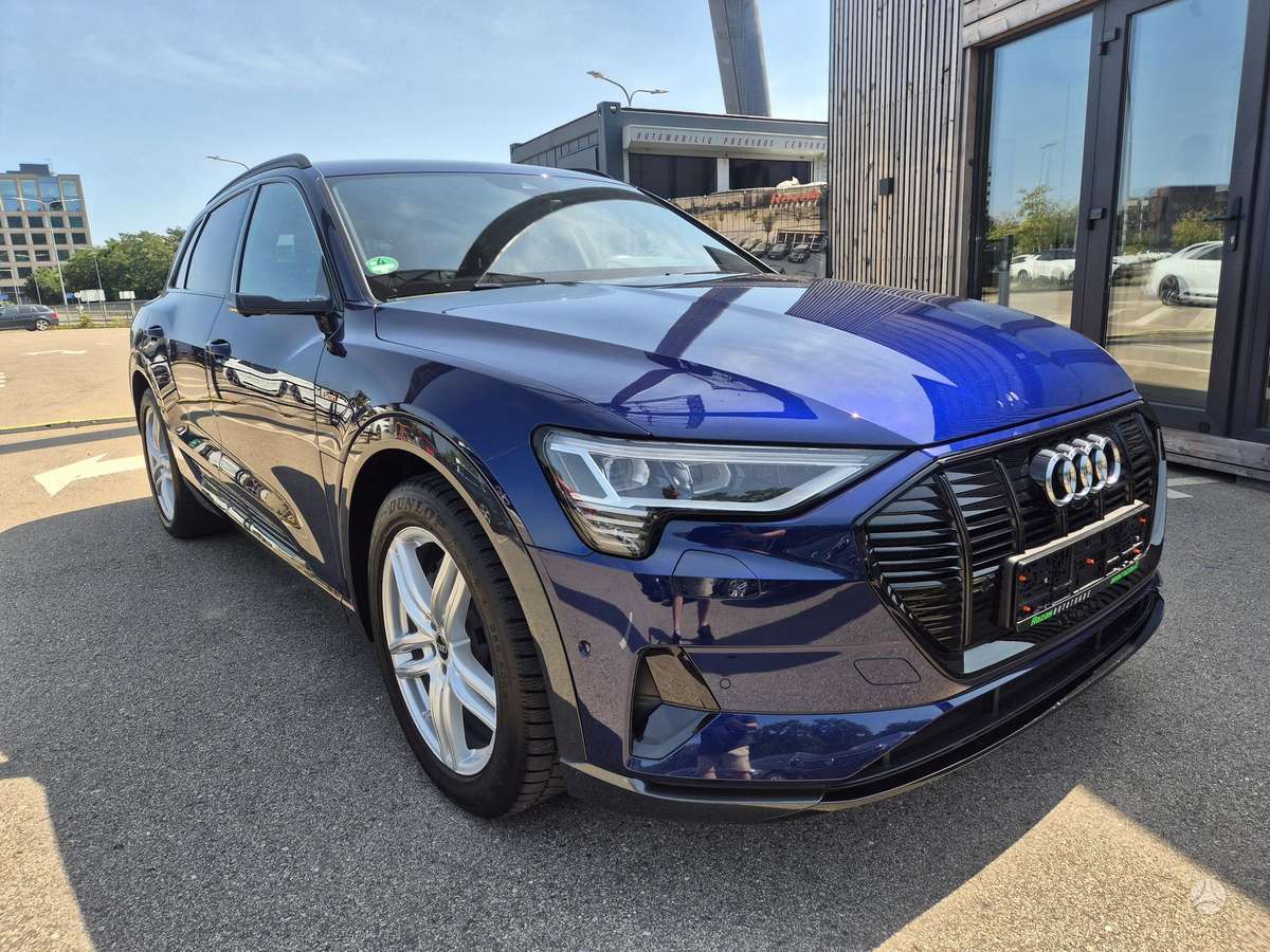 Audi e-tron, 95 kWh, off-road / crossover