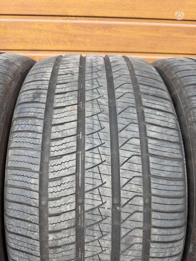 Pirelli PZERO, all-season 305/35 R20