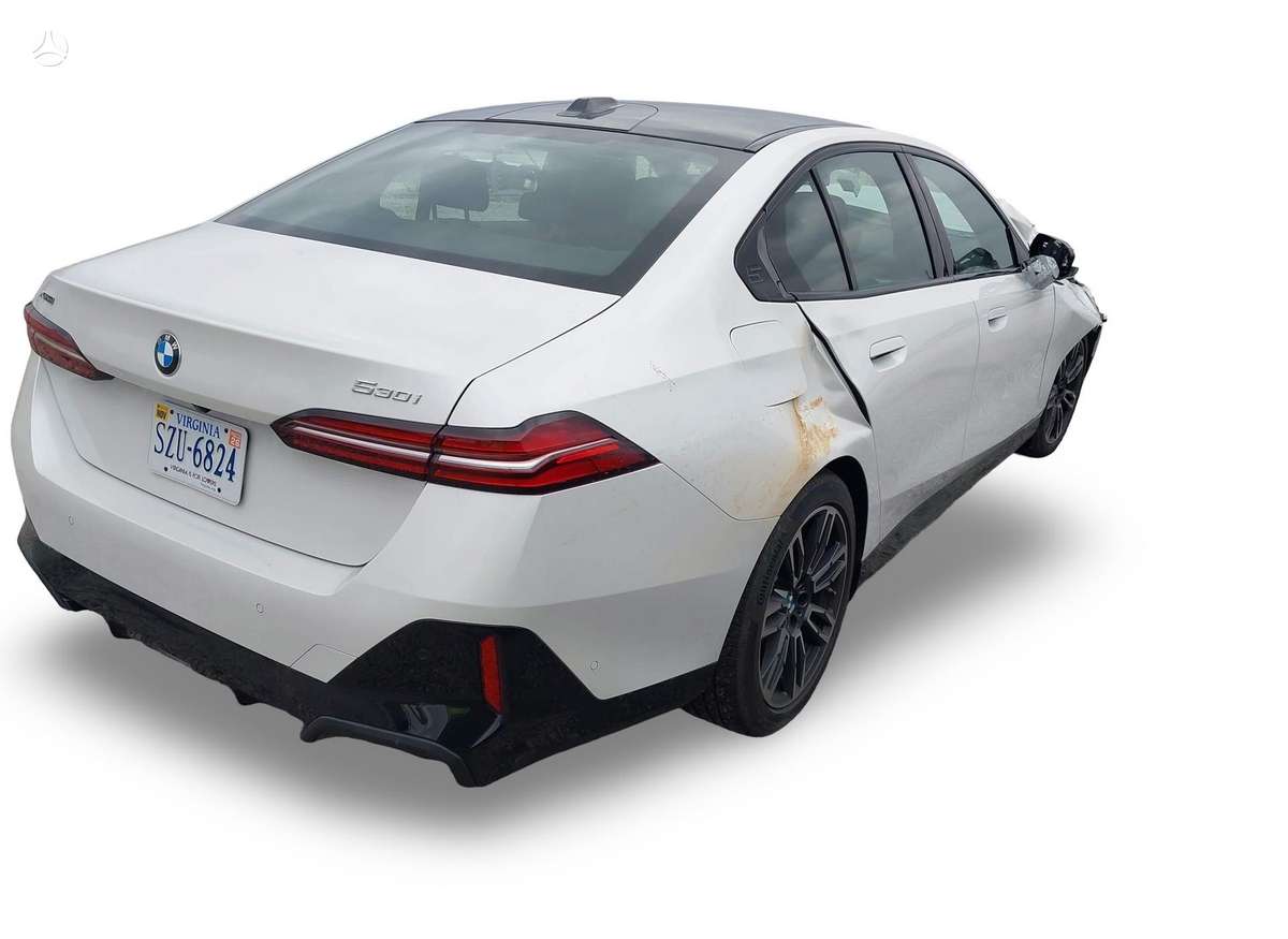 BMW i5 dalimis