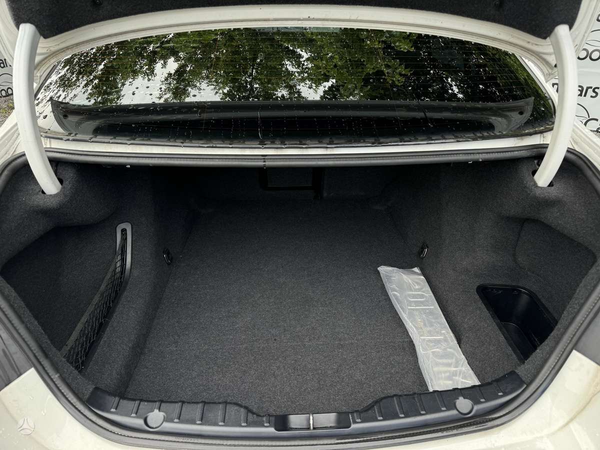 BMW 550, 4.4 l., Седан