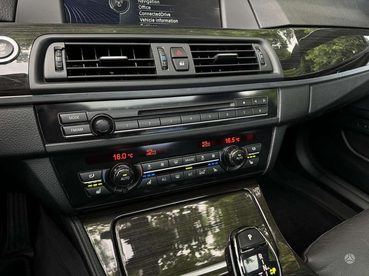 BMW 550, 4.4 l., Седан