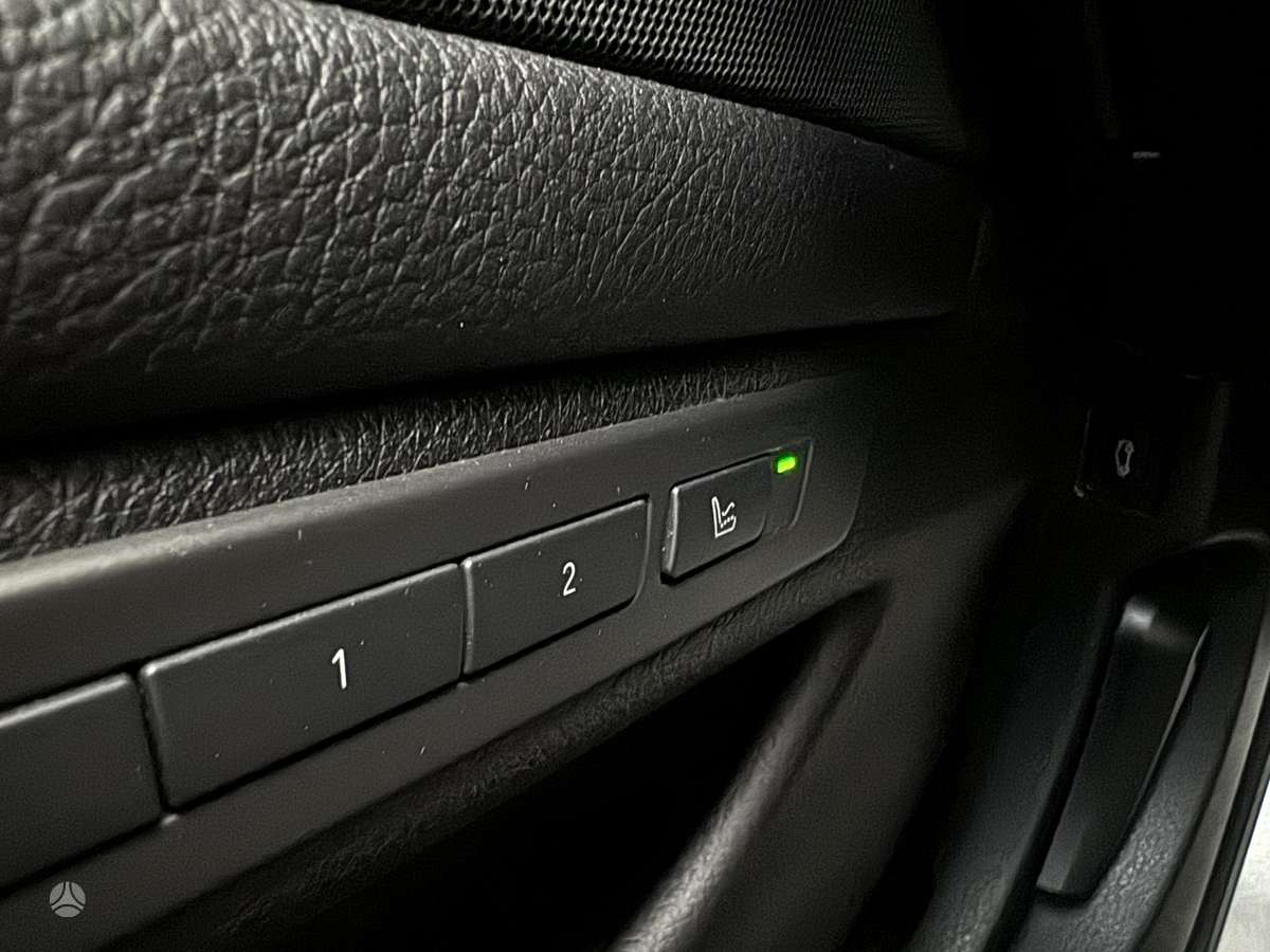 BMW 550, 4.4 l., Седан