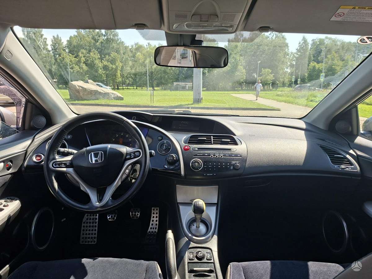 Honda Civic, 1.8 l., hatchback