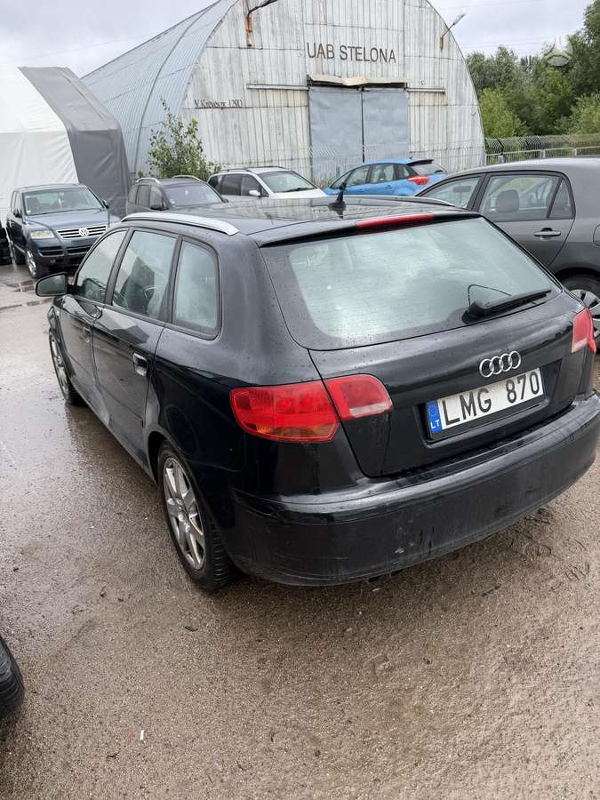 Audi A3, 1.8 l., hatchback