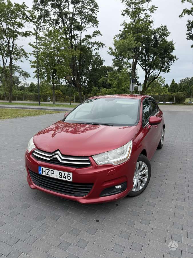Citroen C4, 1.6 l., hatchback