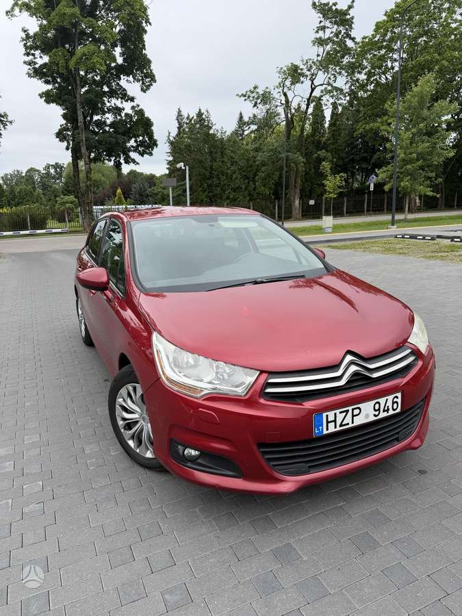 Citroen C4, 1.6 l., hatchback
