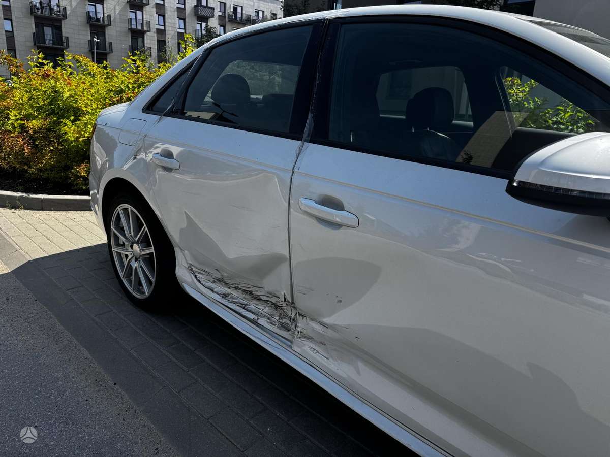 Audi A4, 2.0 l., Седан
