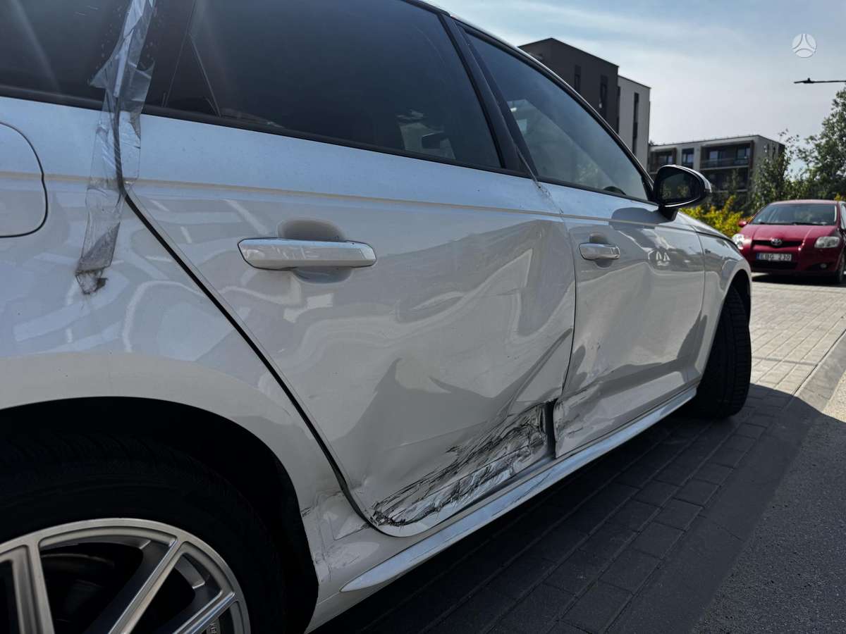 Audi A4, 2.0 l., Седан