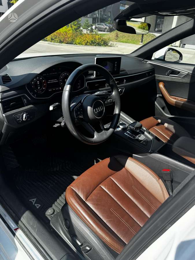 Audi A4, 2.0 l., Седан