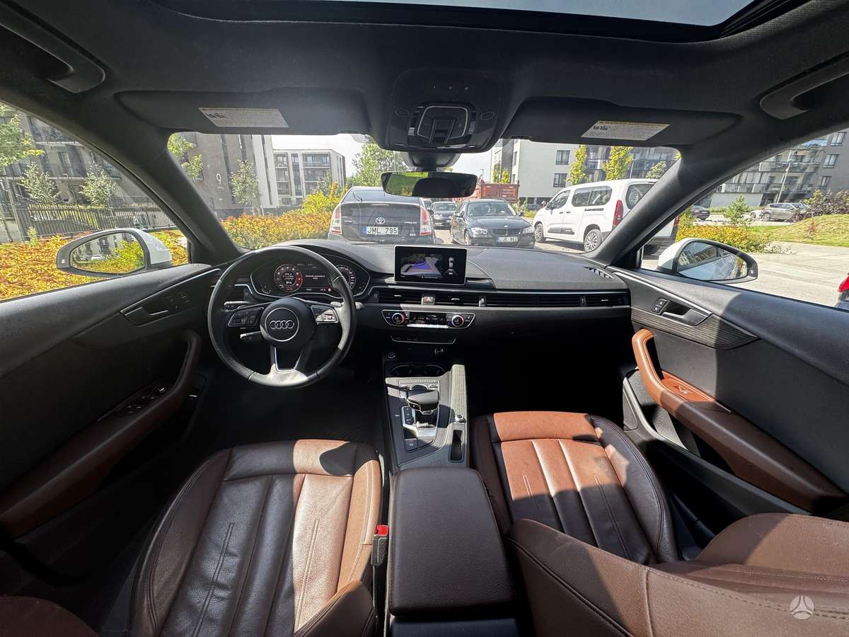 Audi A4, 2.0 l., Седан