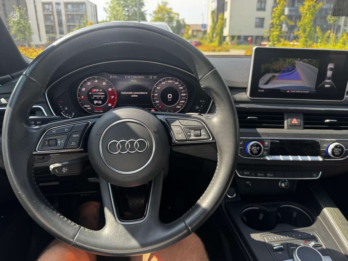 Audi A4, 2.0 l., Седан