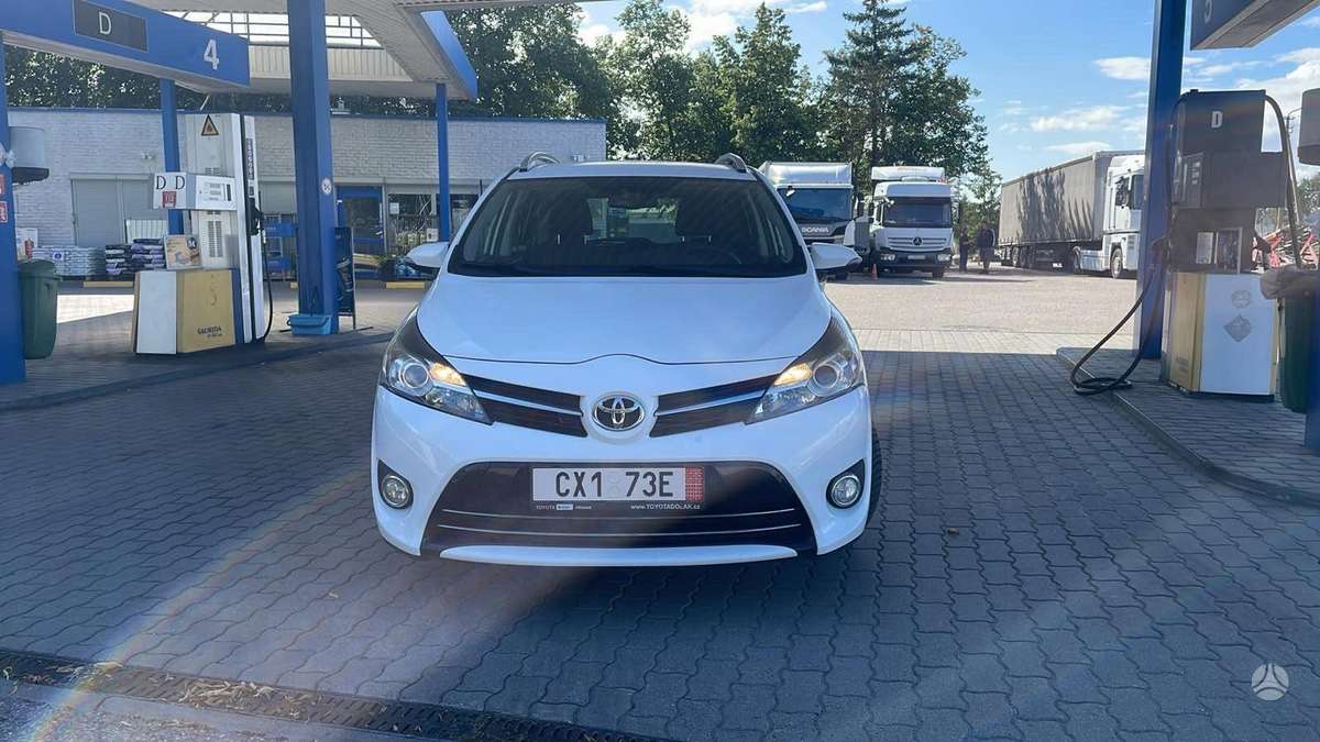 Toyota Verso, 1.6 l., Универсал