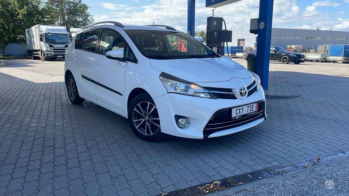 Toyota Verso, 1.6 l., Универсал