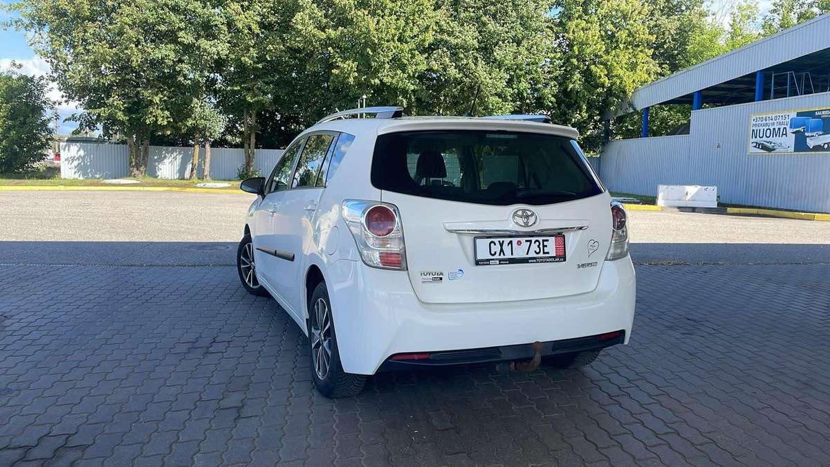 Toyota Verso, 1.6 l., Универсал