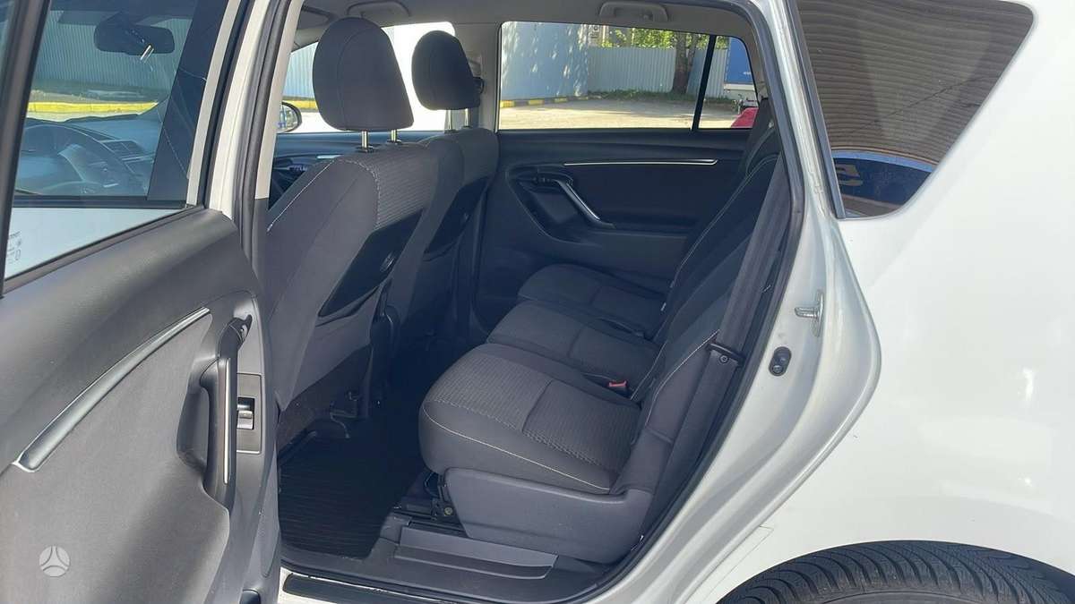 Toyota Verso, 1.6 l., Универсал