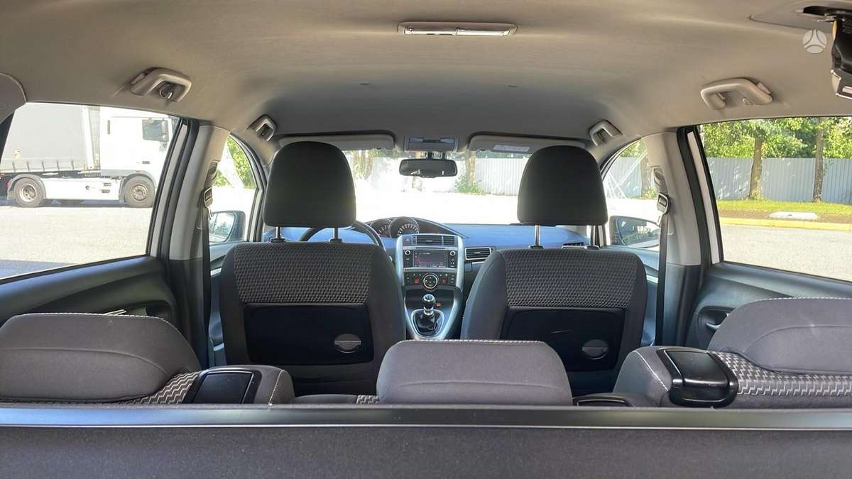 Toyota Verso, 1.6 l., Универсал
