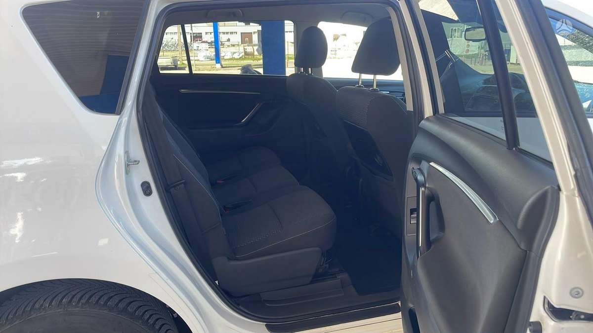 Toyota Verso, 1.6 l., Универсал