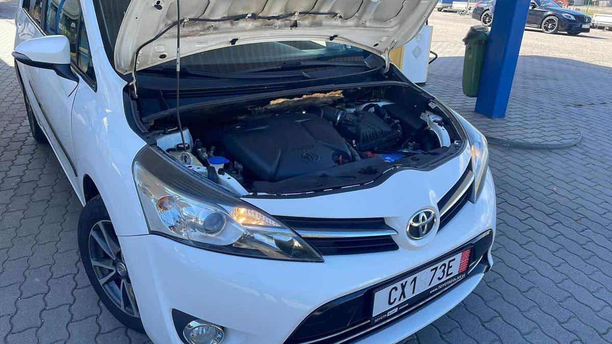 Toyota Verso, 1.6 l., Универсал
