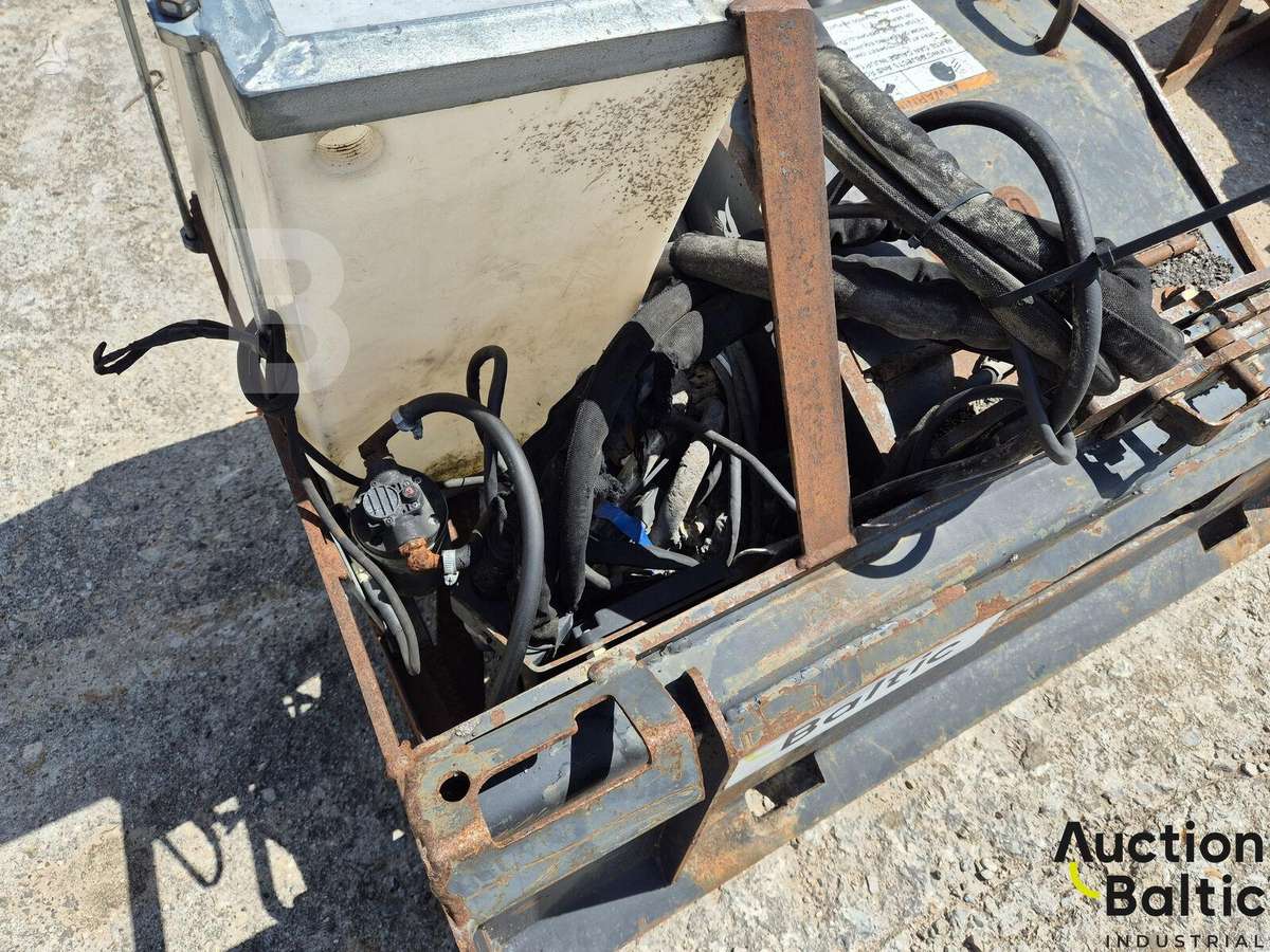 Bobcat 18, frezos