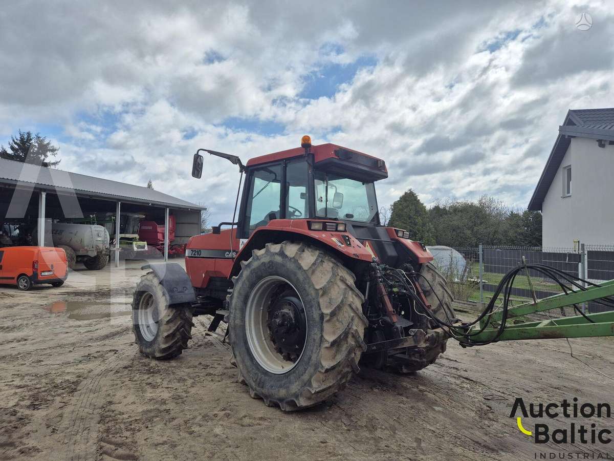 Case-IH Magnum 7210, tractors