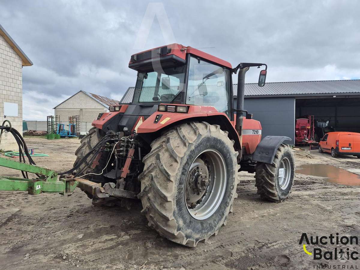 Case-IH Magnum 7210, tractors