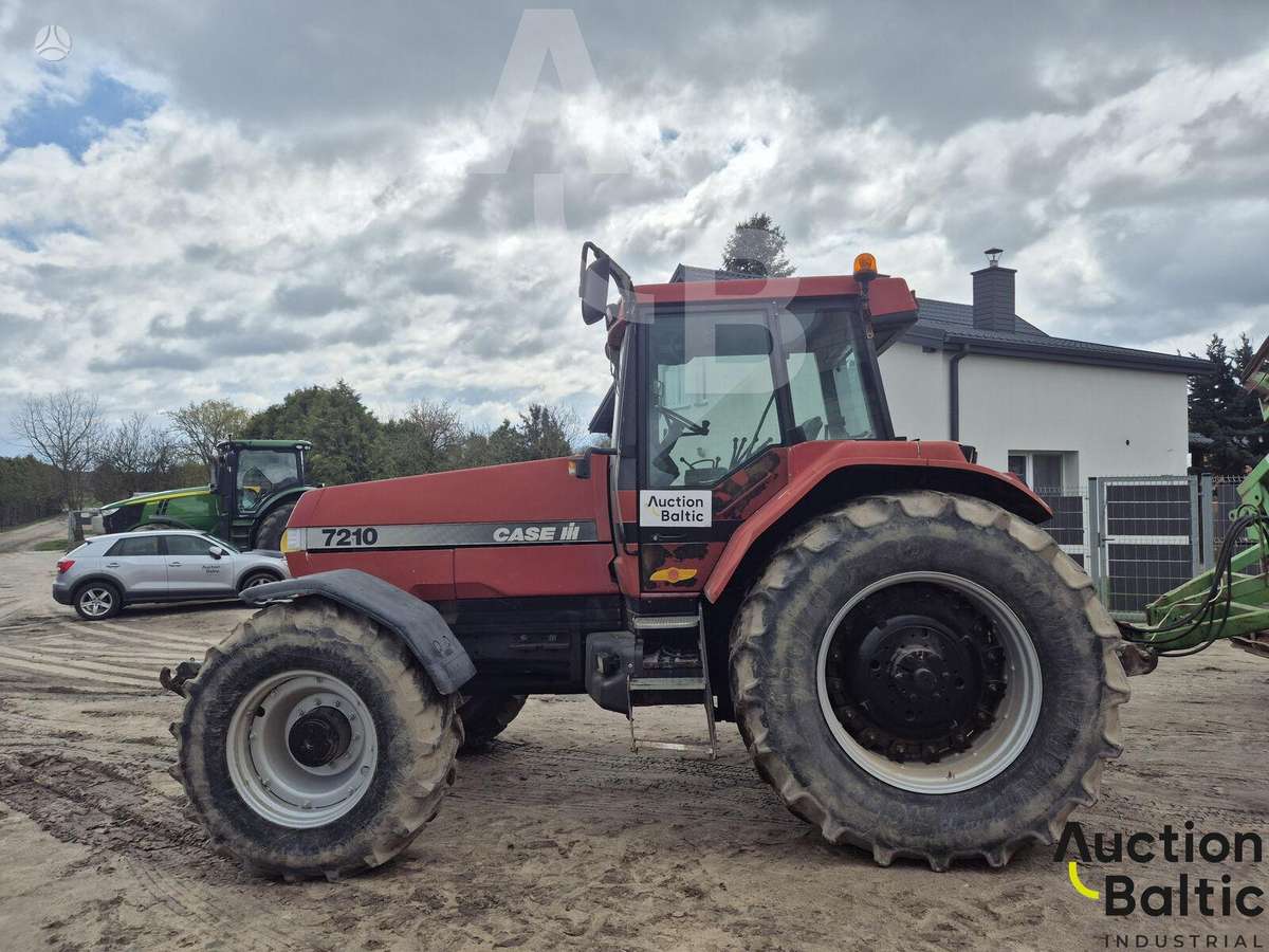 Case-IH Magnum 7210, tractors