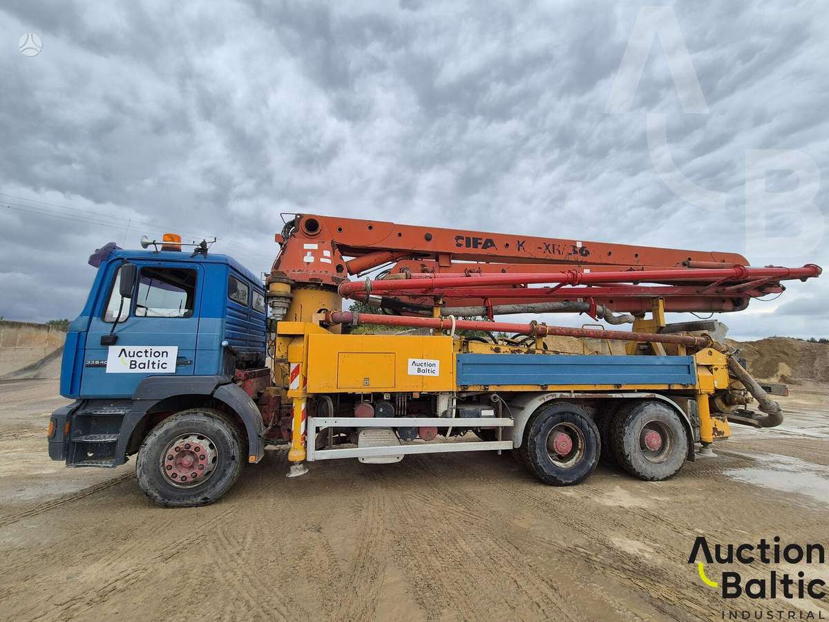 -Kita- 33S40, concrete pump