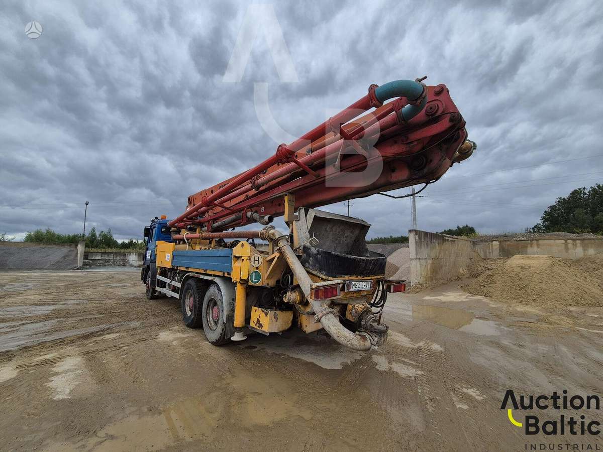 -Kita- 33S40, concrete pump