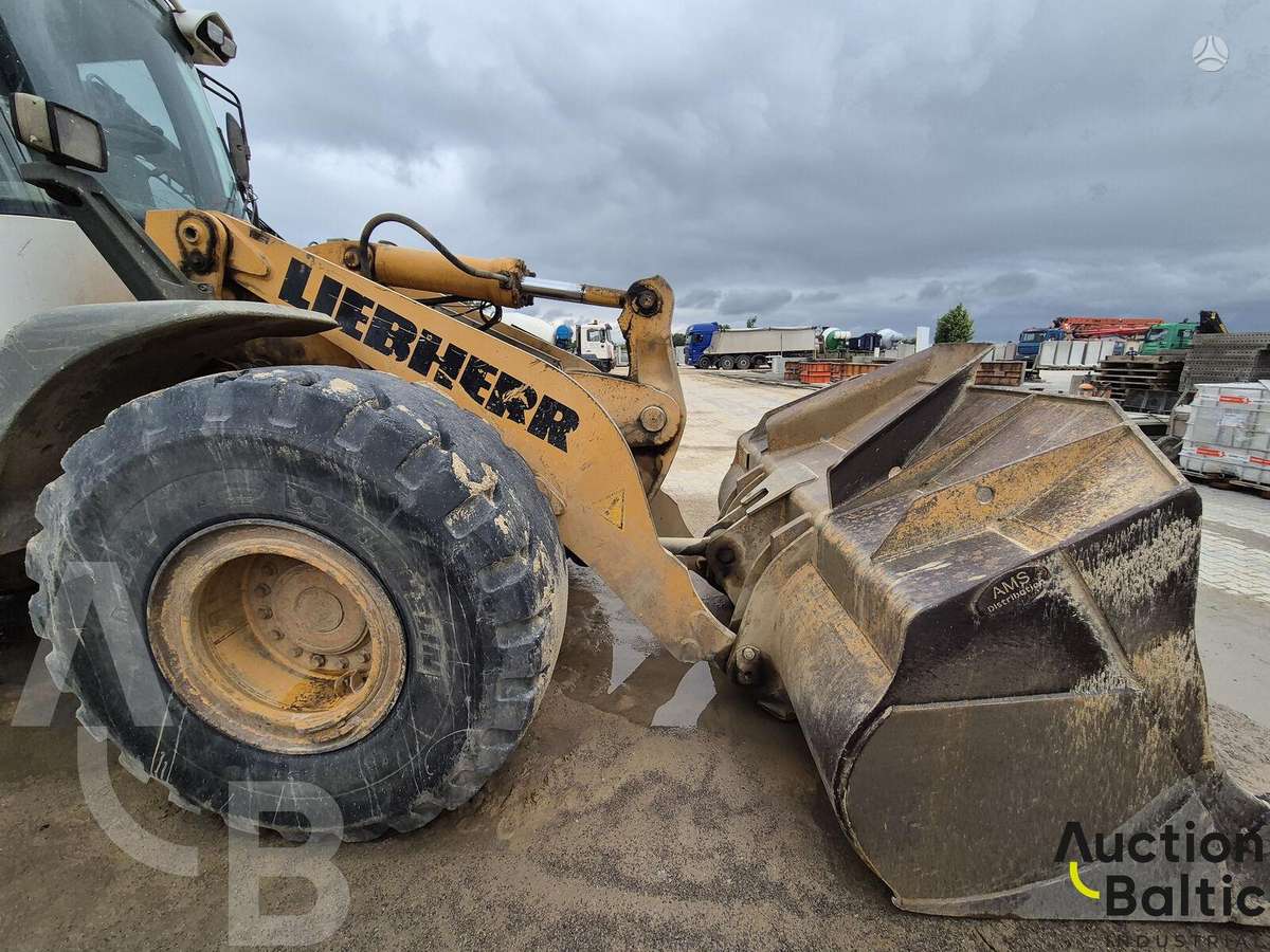 Liebherr L 556, frontal loader