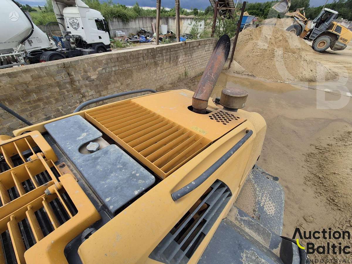 Liebherr L 556, frontal loader