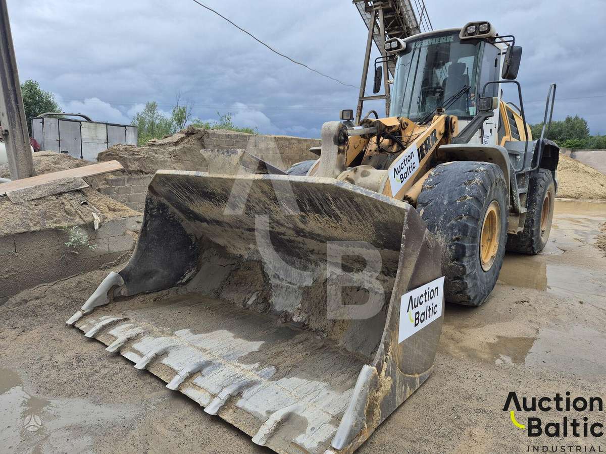 Liebherr L 556, frontal loader