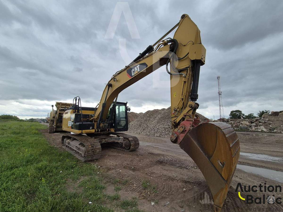 Caterpillar 324 E, ekskavatoriai