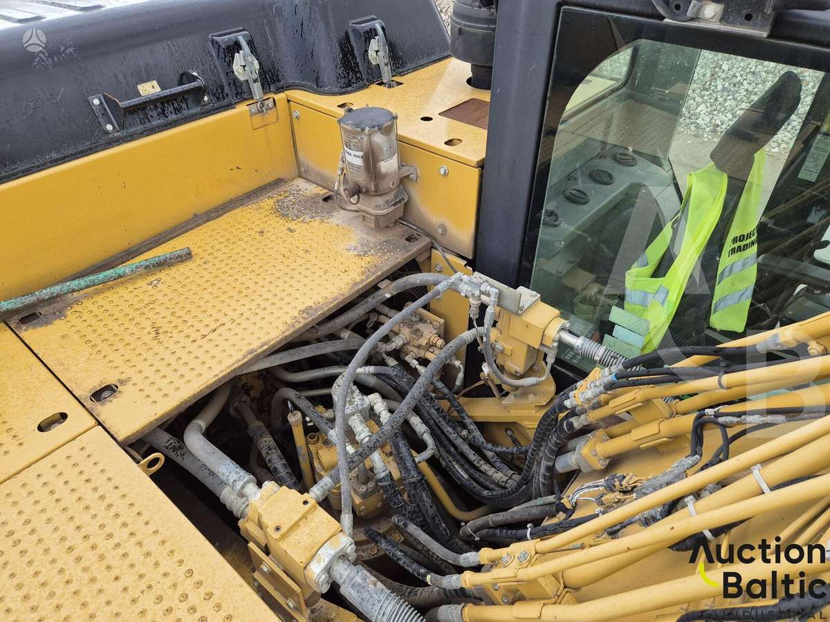 Caterpillar 324 E, экскаваторы