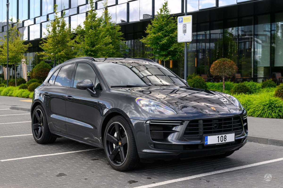 Porsche Macan - 1