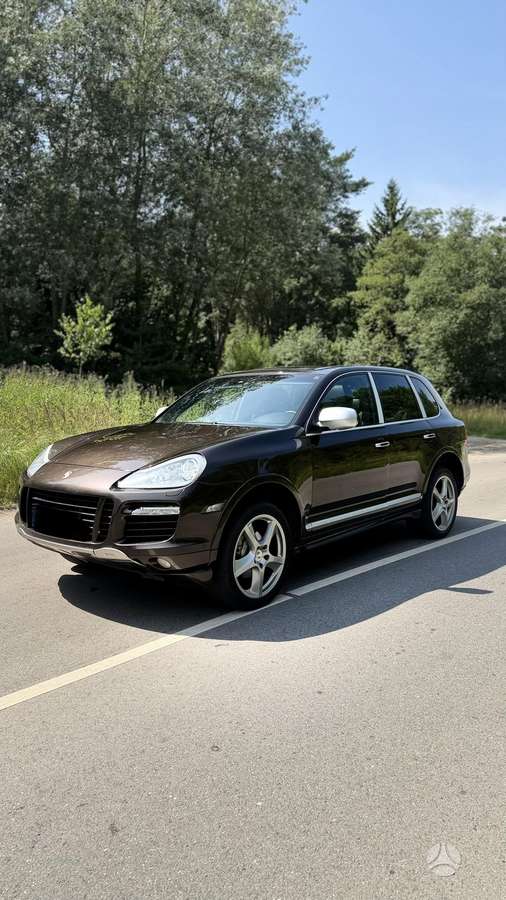 Porsche Cayenne - 1