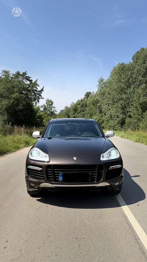 Porsche Cayenne - 2