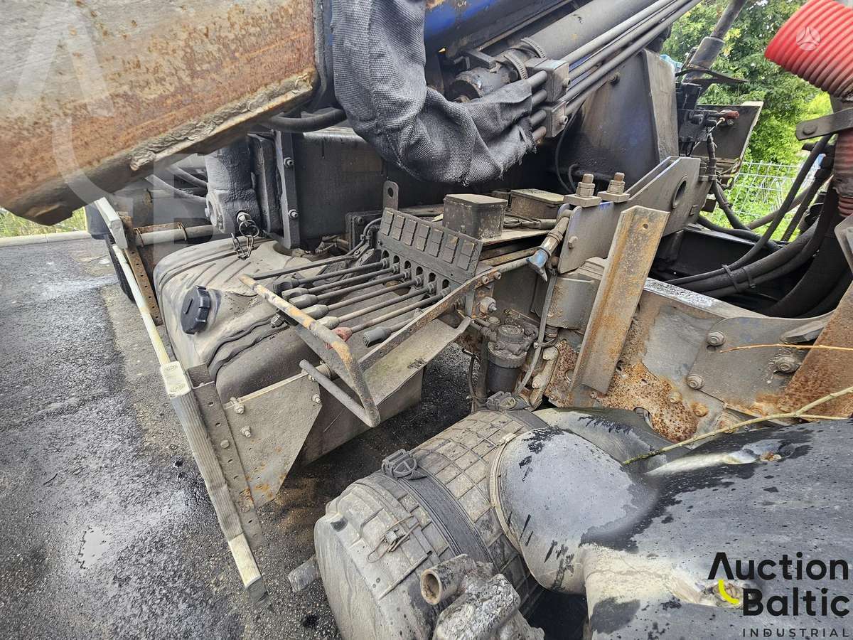 Renault Midlum, dumpers with crane