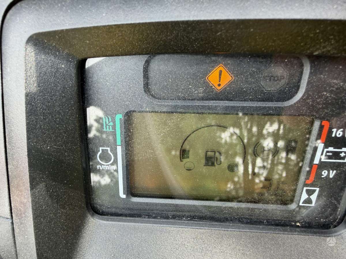 John Deere X350, садовые тракторы