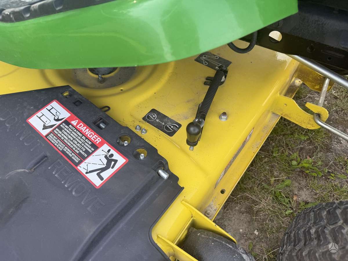 John Deere X350, садовые тракторы