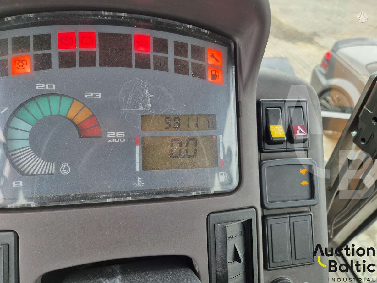 Renault Ares 710 RZ, ekskavatoriai