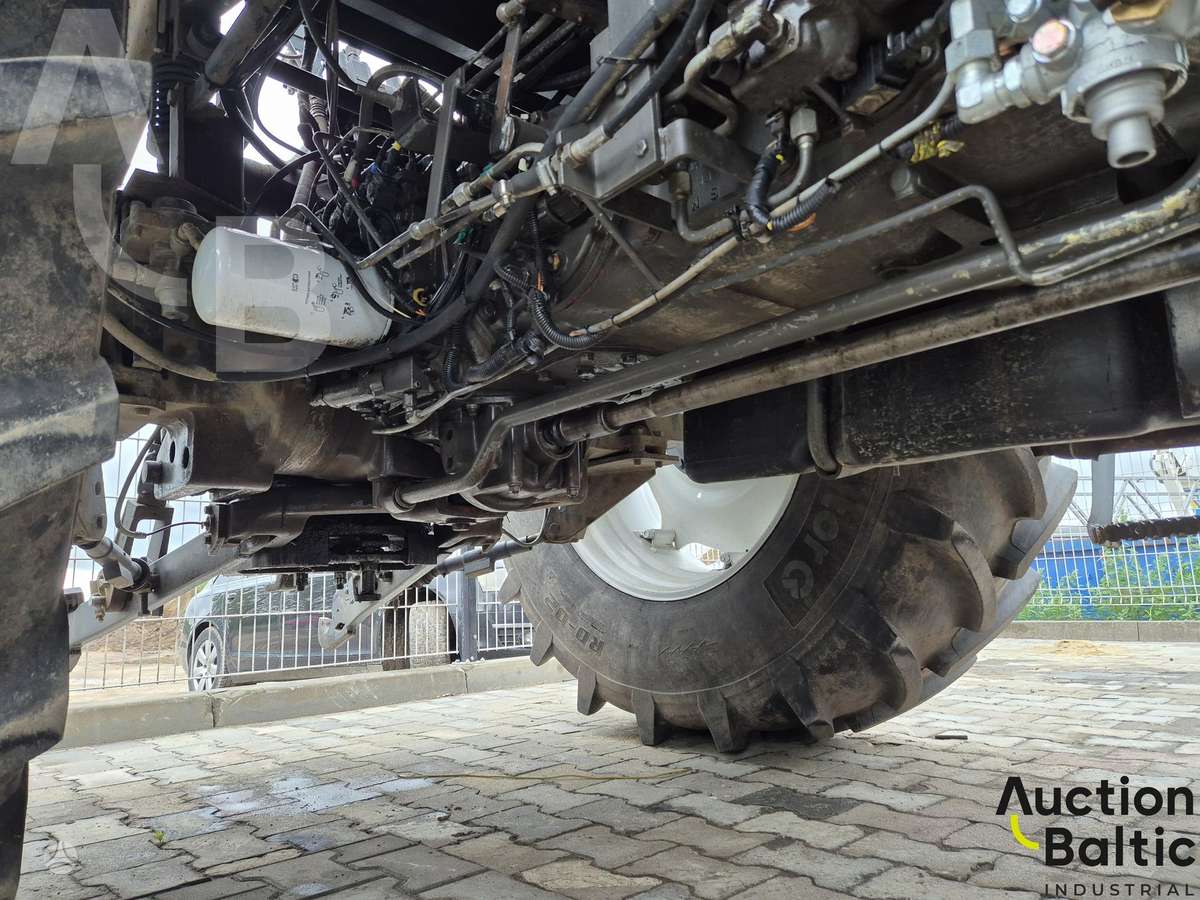 Renault Ares 710 RZ, ekskavatoriai