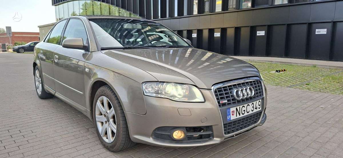 Audi A4, 2.0 l., Седан