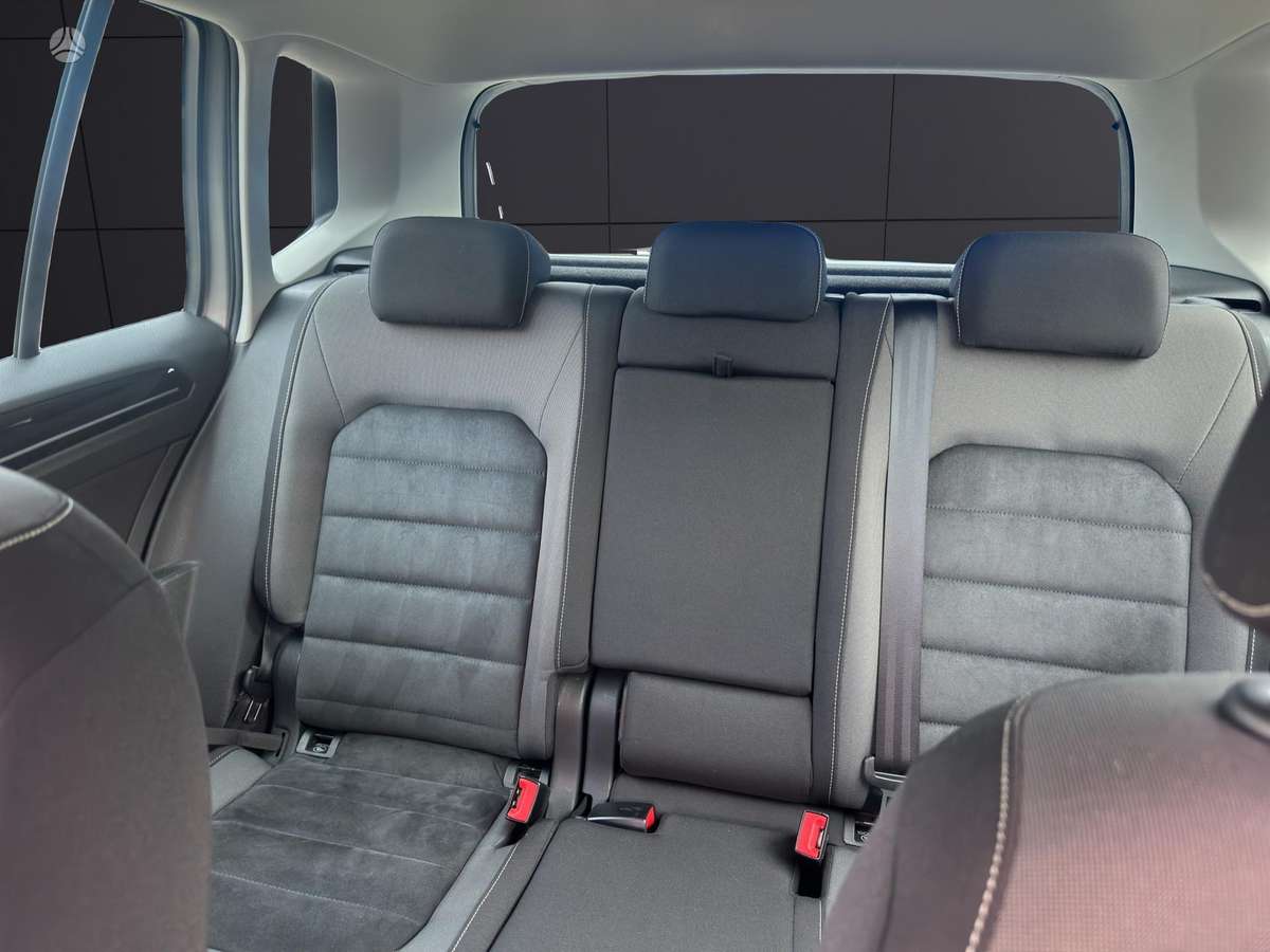 Volkswagen Golf Sportsvan - 2